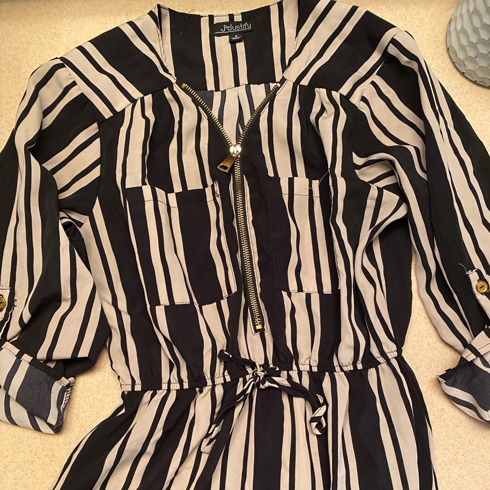 Business casual dress with zipper